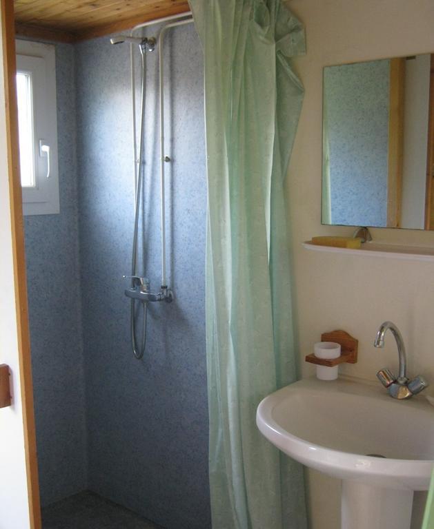 Village-Chalets Le Ru Du Pre Deux Rivieres Стая снимка