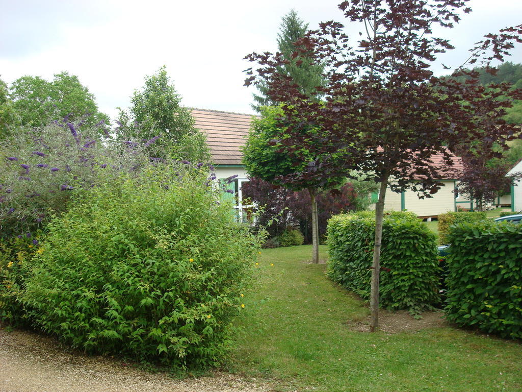 Village-Chalets Le Ru Du Pre Deux Rivieres Стая снимка