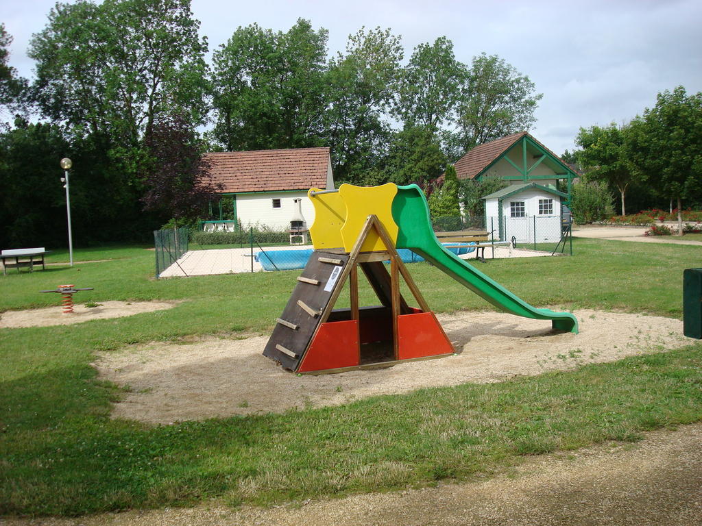 Village-Chalets Le Ru Du Pre Deux Rivieres Стая снимка