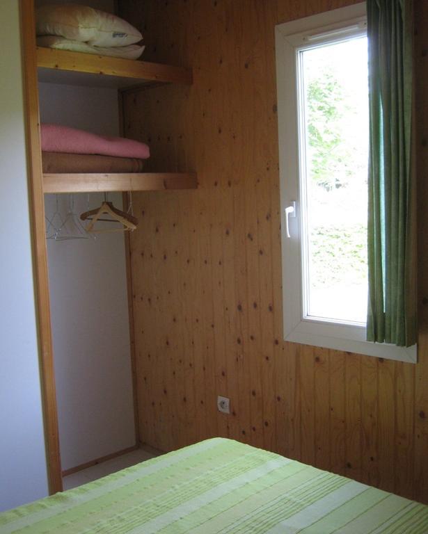 Village-Chalets Le Ru Du Pre Deux Rivieres Екстериор снимка